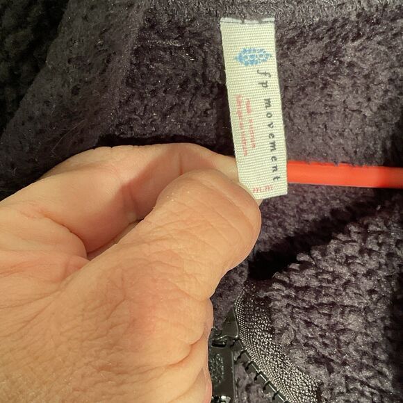 Free People FP Movement Hit the Slopes Fleece Black Fuzzy Size Medium Pullover - Picture 3 of 10